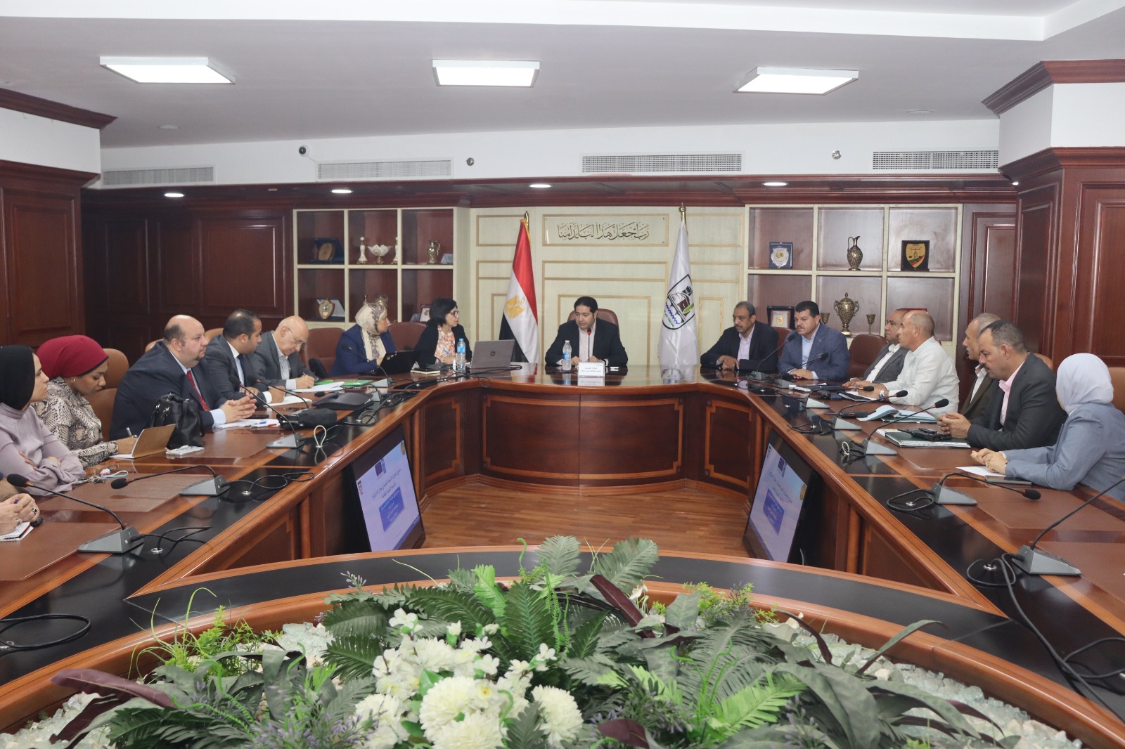 نائب المحافظ يبحث سبل تطوير منظومة المتابعة والتقييم